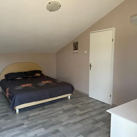 Ela 펜션 프리제도르